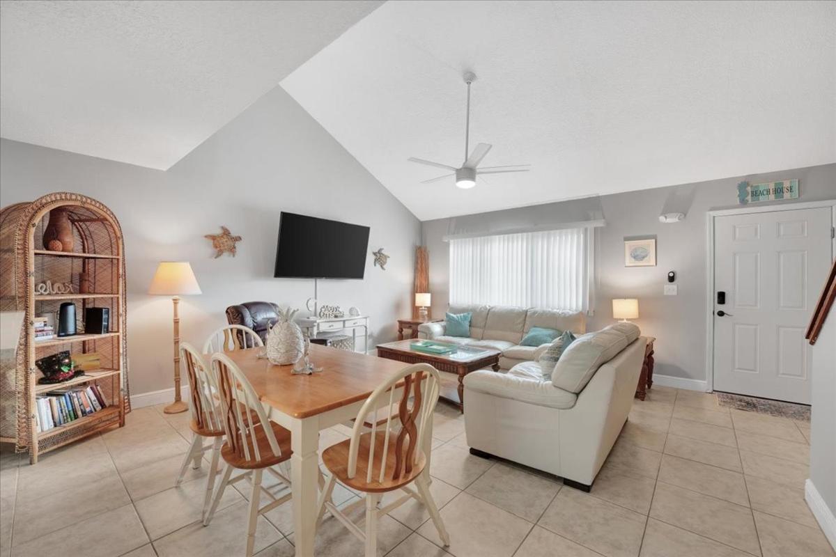 Beach House Retreat Cap Carnaveral Extérieur photo